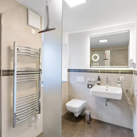 酒店 Amelie Chez Inez 博登斯边的拉多夫采尔